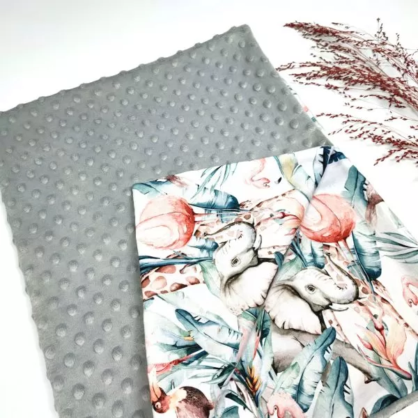 pilkas pledas savana