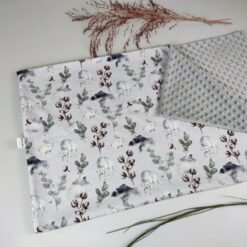 vilkas zuikis pilkas pledukas dezuteje