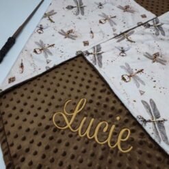 siuvinėtas rudas pledukas Rakteliai