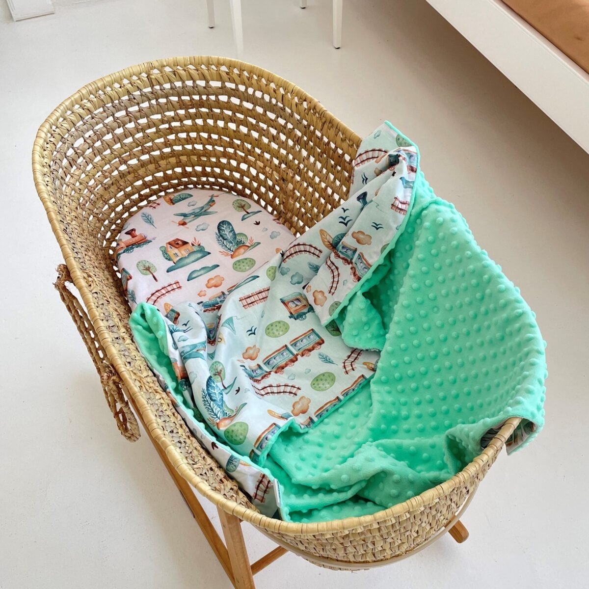 paklodele ir pledukas metines spalvos Traukinukai paklodele ir pledukas metines spalvos Traukinukai