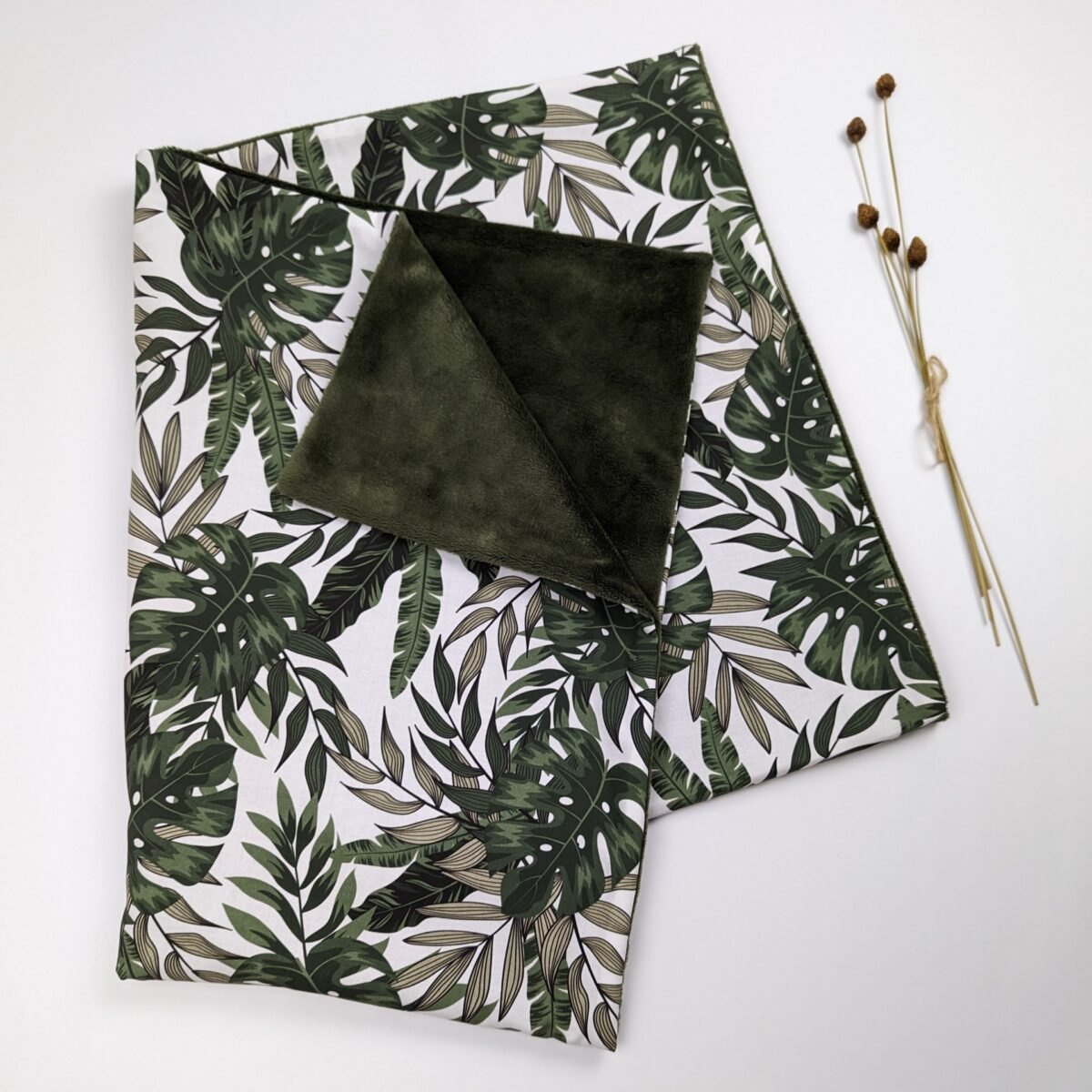 pledukas su lygiu minky Monstera (2) zalio lygaus minky pledukas