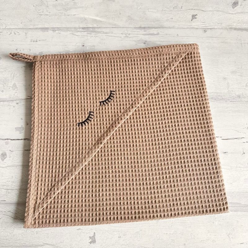 kakavinis ranksluostukas su gobtuvu