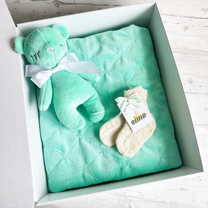 dovanų dėžutė su šiltu mėtiniu pleduku dovanų dėžutė su šiltu mėtiniu pleduku