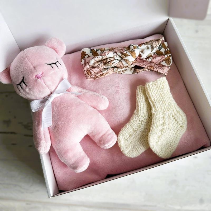 dovanų dėžutė su rožiniu meškiuku dovanų dėžutė su rožiniu meškiuku