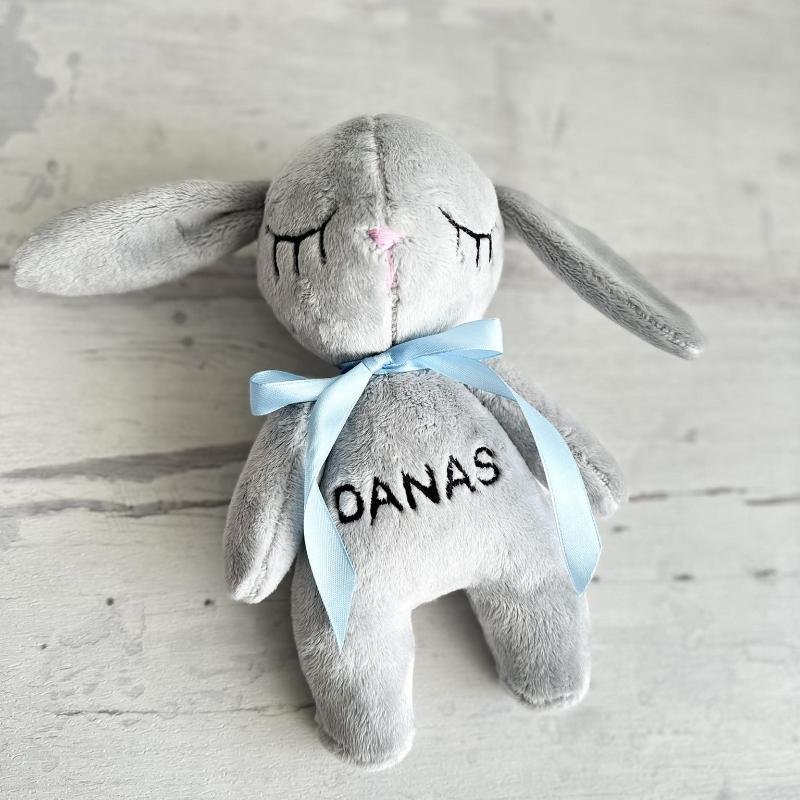 pilkos spalvos ranku darbo zuikis pilkos spalvos ranku darbo zuikis