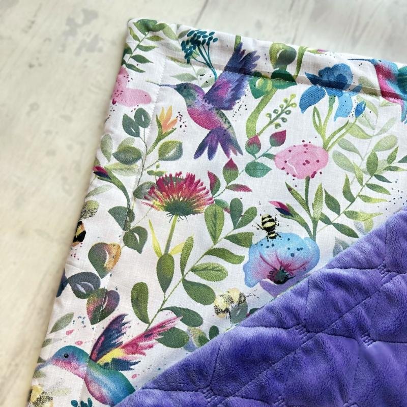 šiltas pledukas su kolibriais šiltas pledukas su kolibriais violtinis