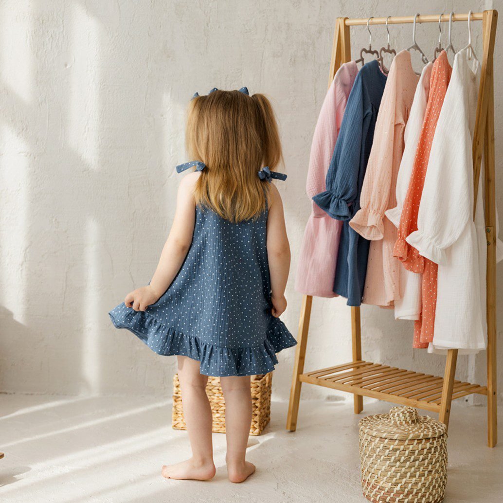 muslino suknele ant petneseliu denim blue