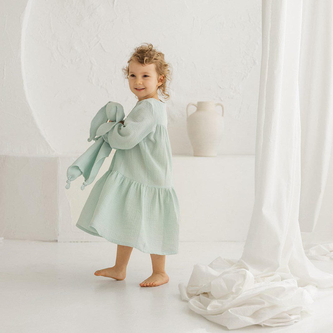 muslino suknele ilgom rankovėm metines spalvos