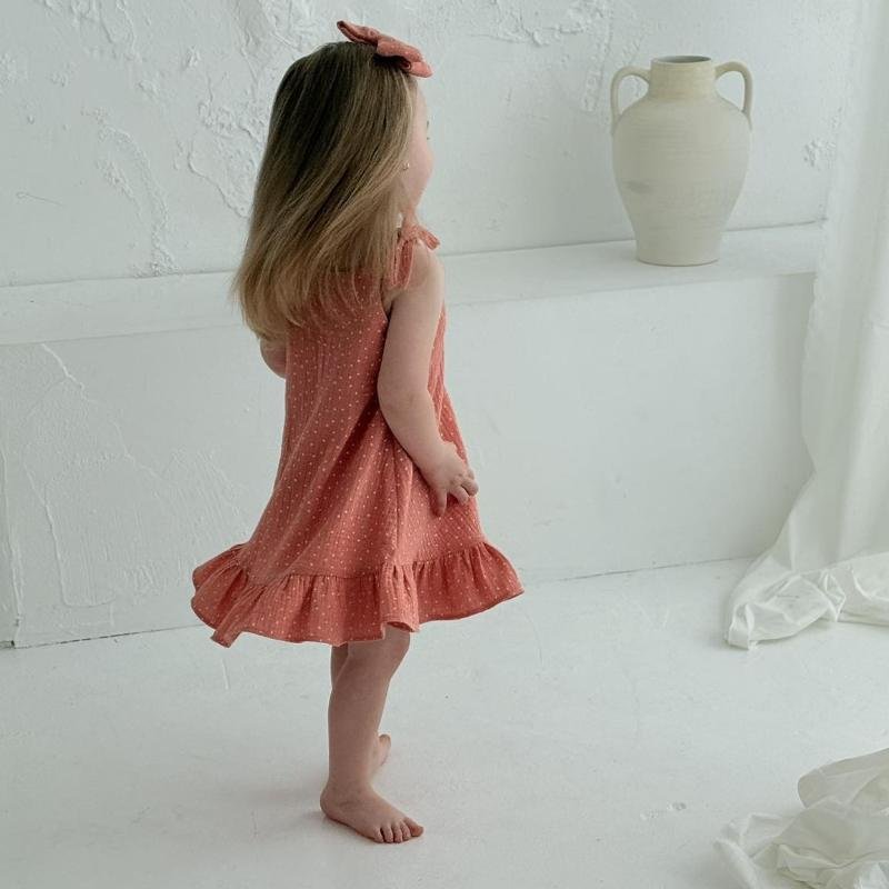 muslino suknute su zirniukais