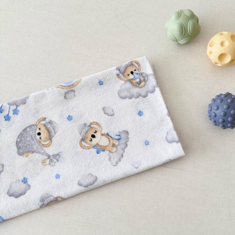 flaneles vystyklas su melynais mėnuliais flaneles vystyklas su pandom ir melynais menuliais