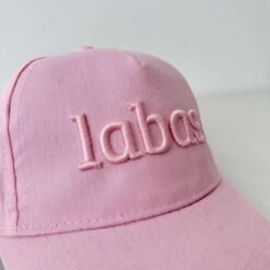 rožinė kepurė labas