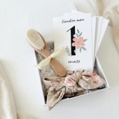 dovanu dezute su menesio kortelem