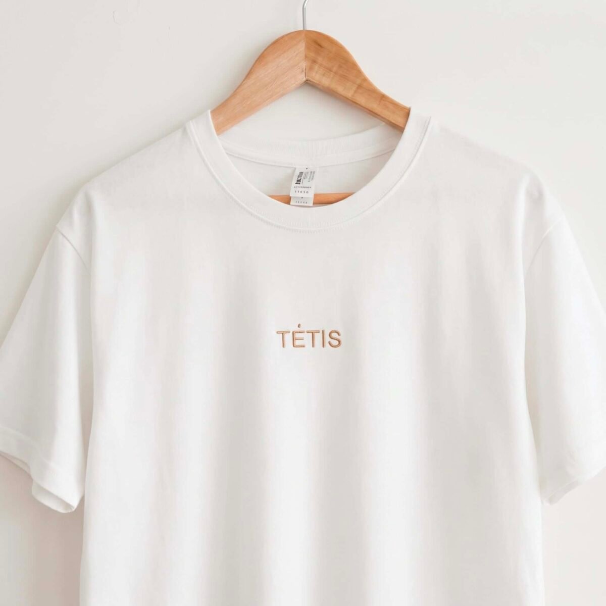 balti marskineliai tetis